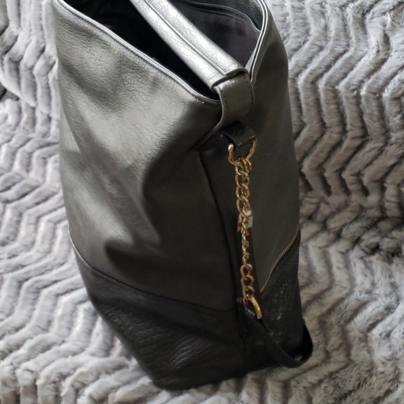 ❗SOLD❗Dream Control Vegan Leather Grey Shoulder - Picture 3 of 8